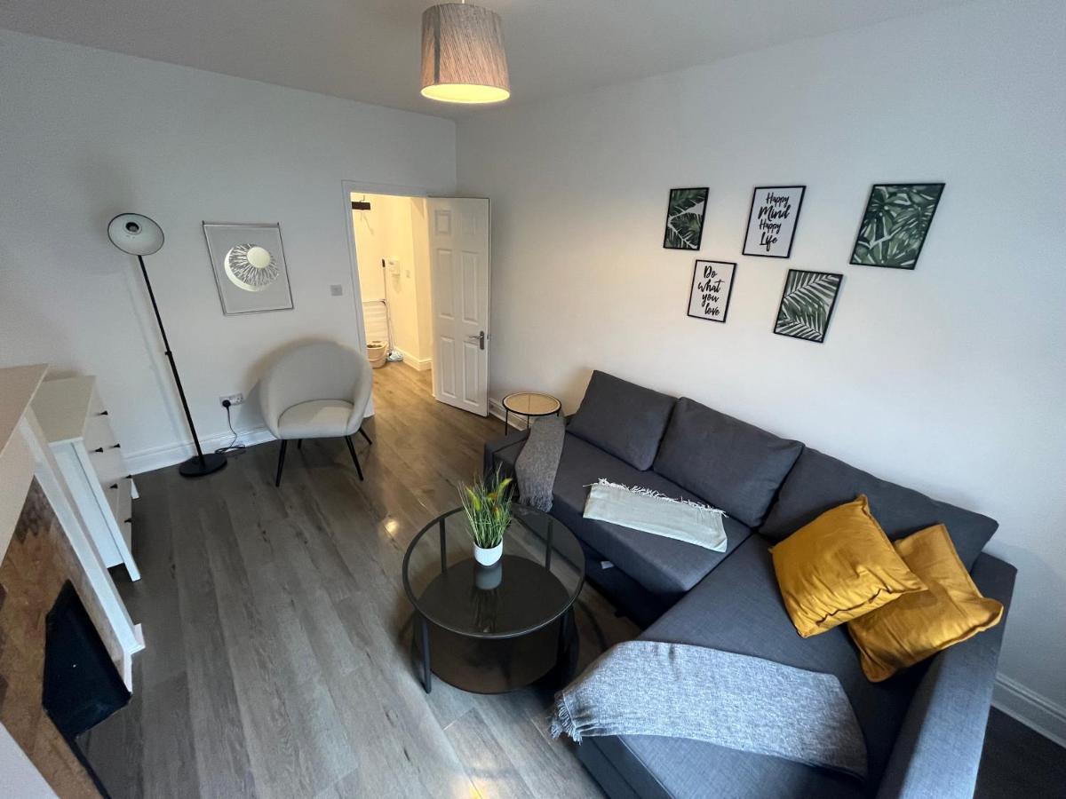 Corner Stone House - 2 *